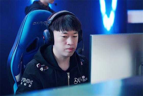 《LOL》小虎杀疯了 LPL第六位1500杀选手