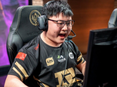 LOL为什么uzi能进名人堂