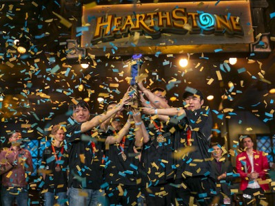 《炉石传说》庆中国夺冠，11月19日免费得卡包